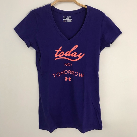 🏋️‍♀️ Under Armour Semi-Fitted T-Shirt - Picture 1 of 4